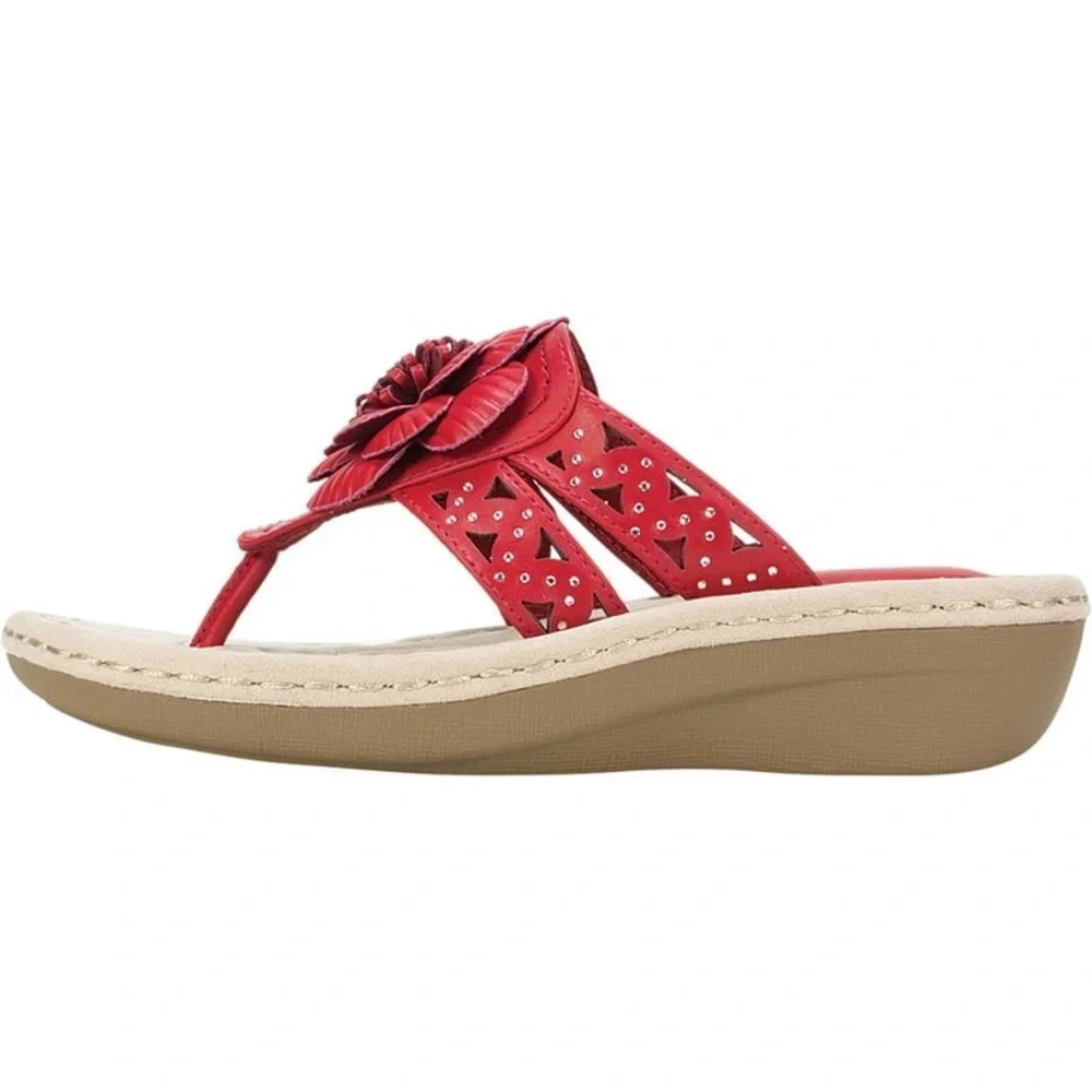 Women's Cliffs by White Mountain Cynthia Thong Sandal Berry Red Smooth